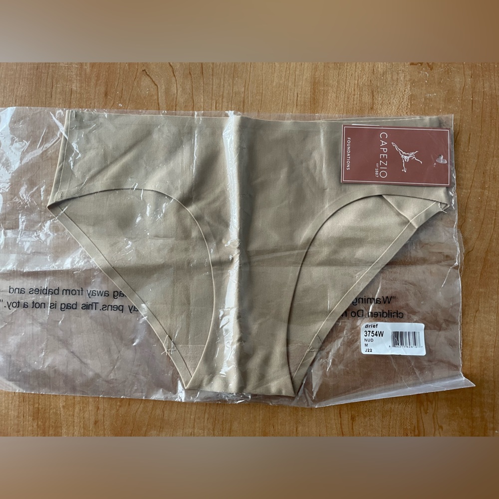 Capezio Foundations Dance Brief Size Adult Medium in Nude NIP